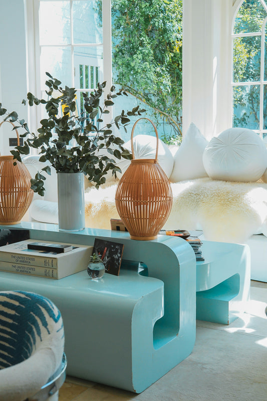 creative ways to display books on tables 